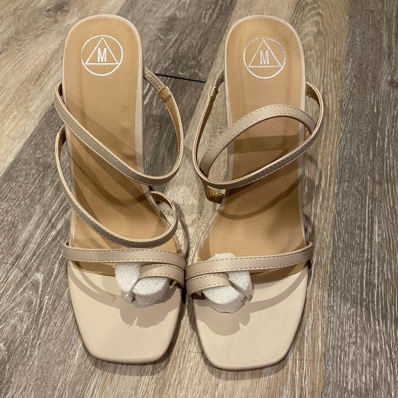 Missguided Nude Triple Strap - Picture 2 of 5